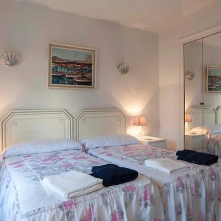 Las Mimosas Dosul Apartment