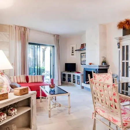 Las Mimosas Dosul Apartment *